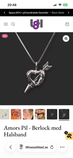 Amors Pil halsband i silver - Snyggt halsband med en berlock i form av ett hjärta genomborrat av en pil. Tillverkat i silvrig metall med en cool, lite rå finish. Perfekt statement-piece för dig som gillar unika smycken med romantisk vibe.