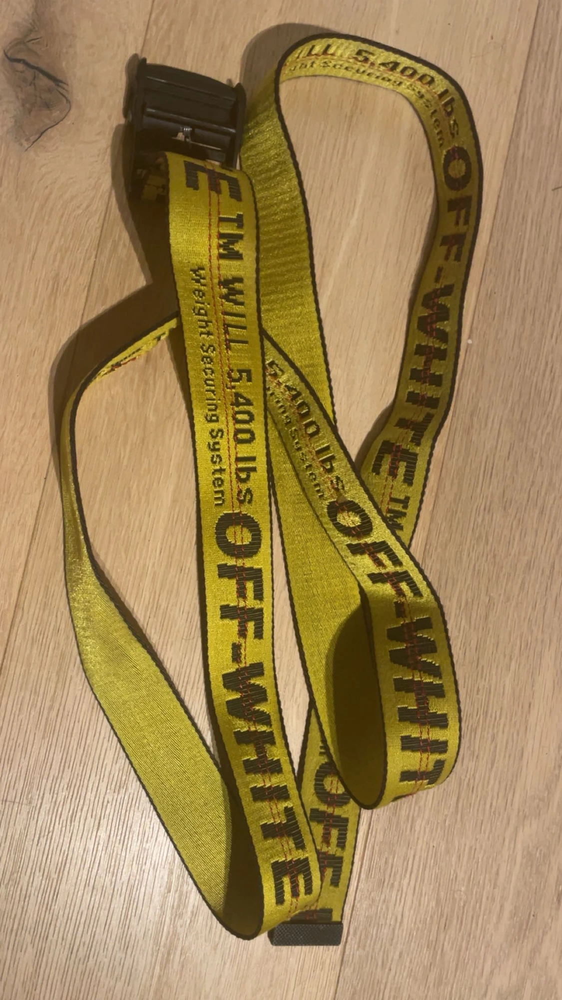 Off-White bälte gult