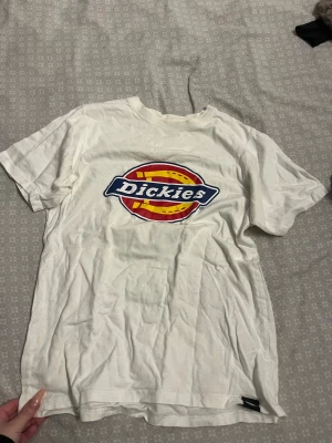 Vit dickies t-shirt  - Fint skick