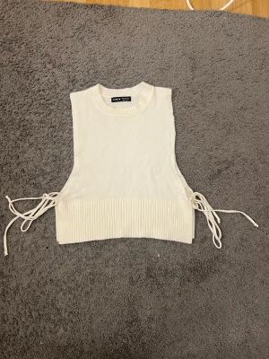 Tröja  - En fin stickad väst 