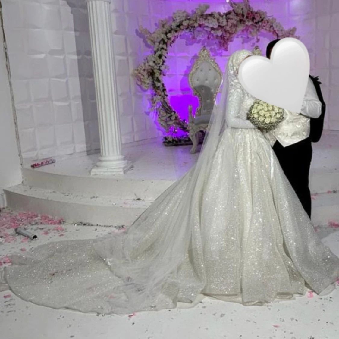 Glittrig brudklänning - 2