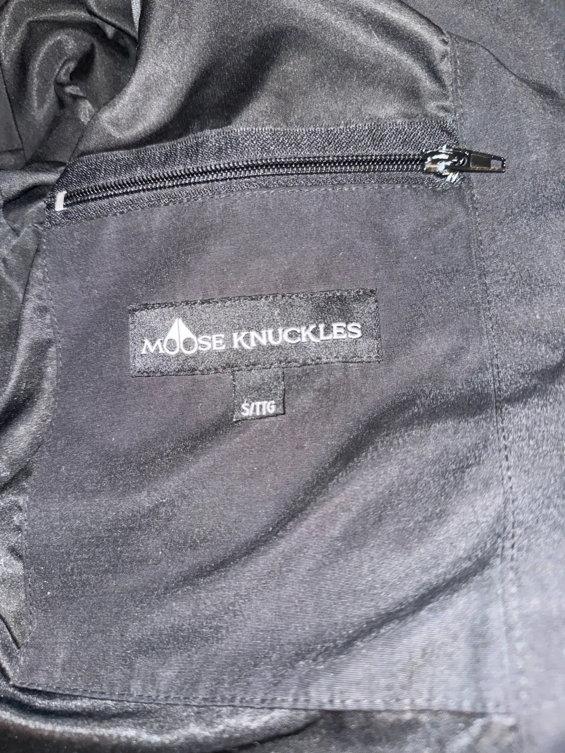 Svart Moose Knuckles dunjacka med päls - 4