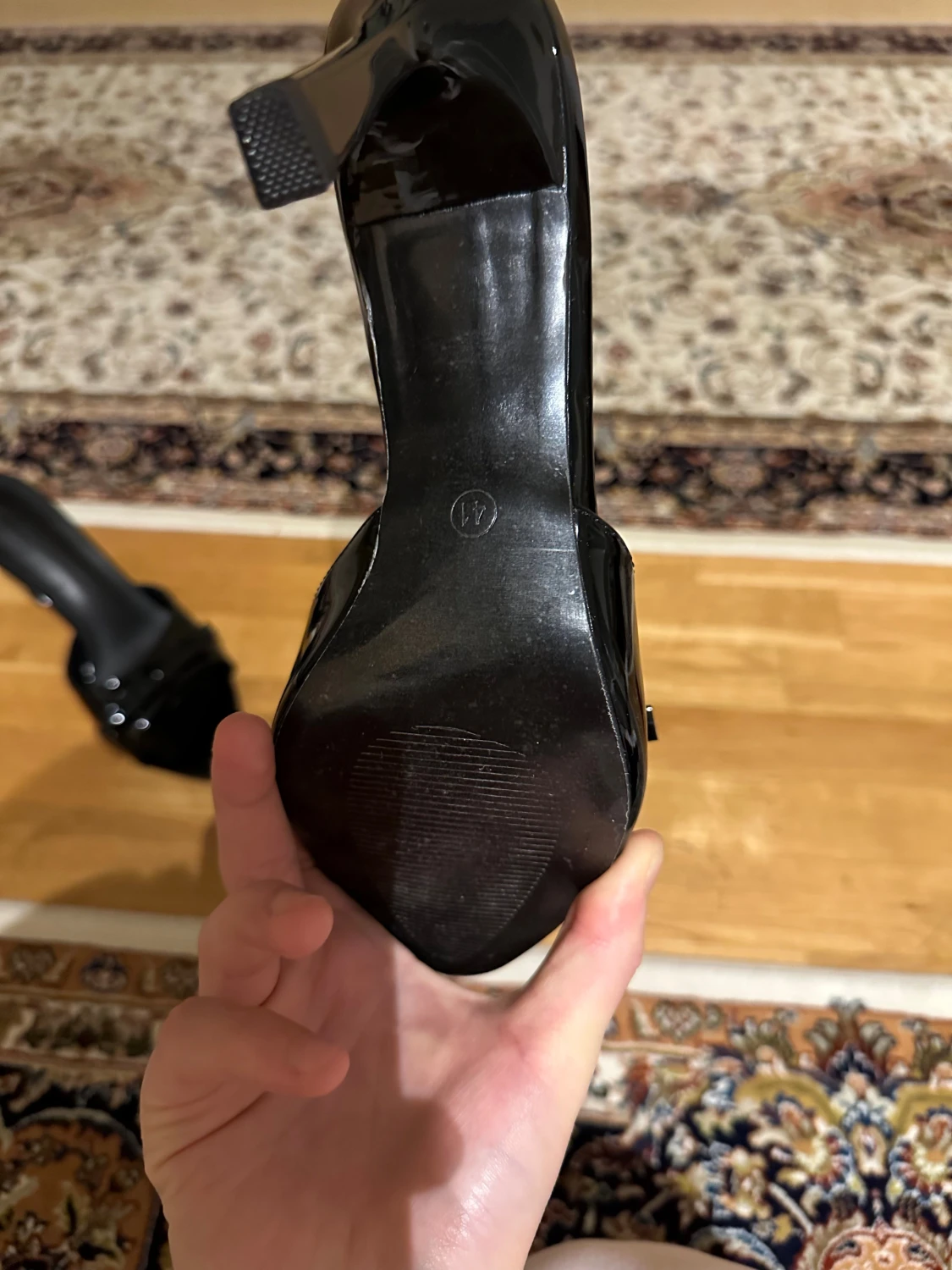 Svarta klackskor  - 2