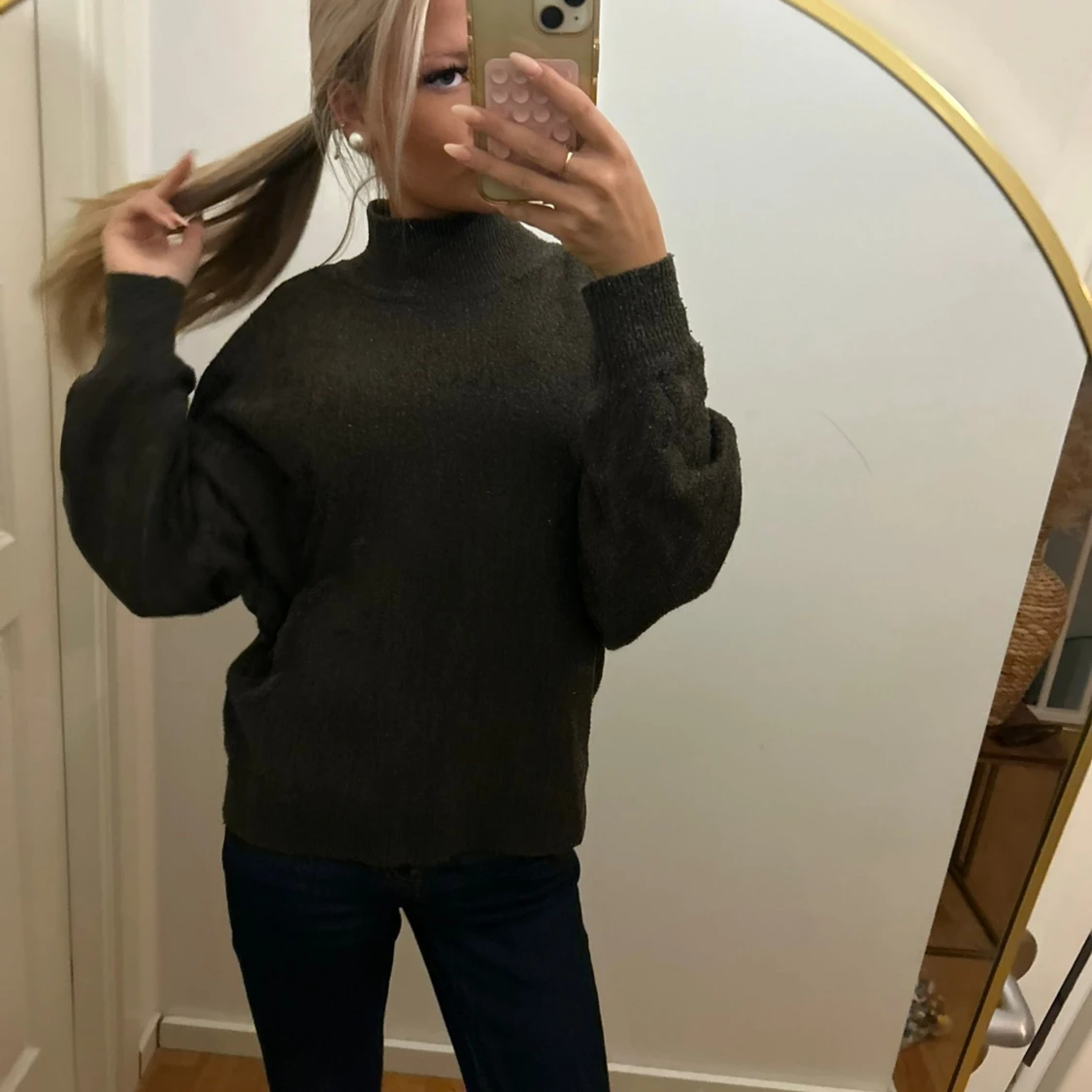 Mörkbrun stickad polotröja - 2