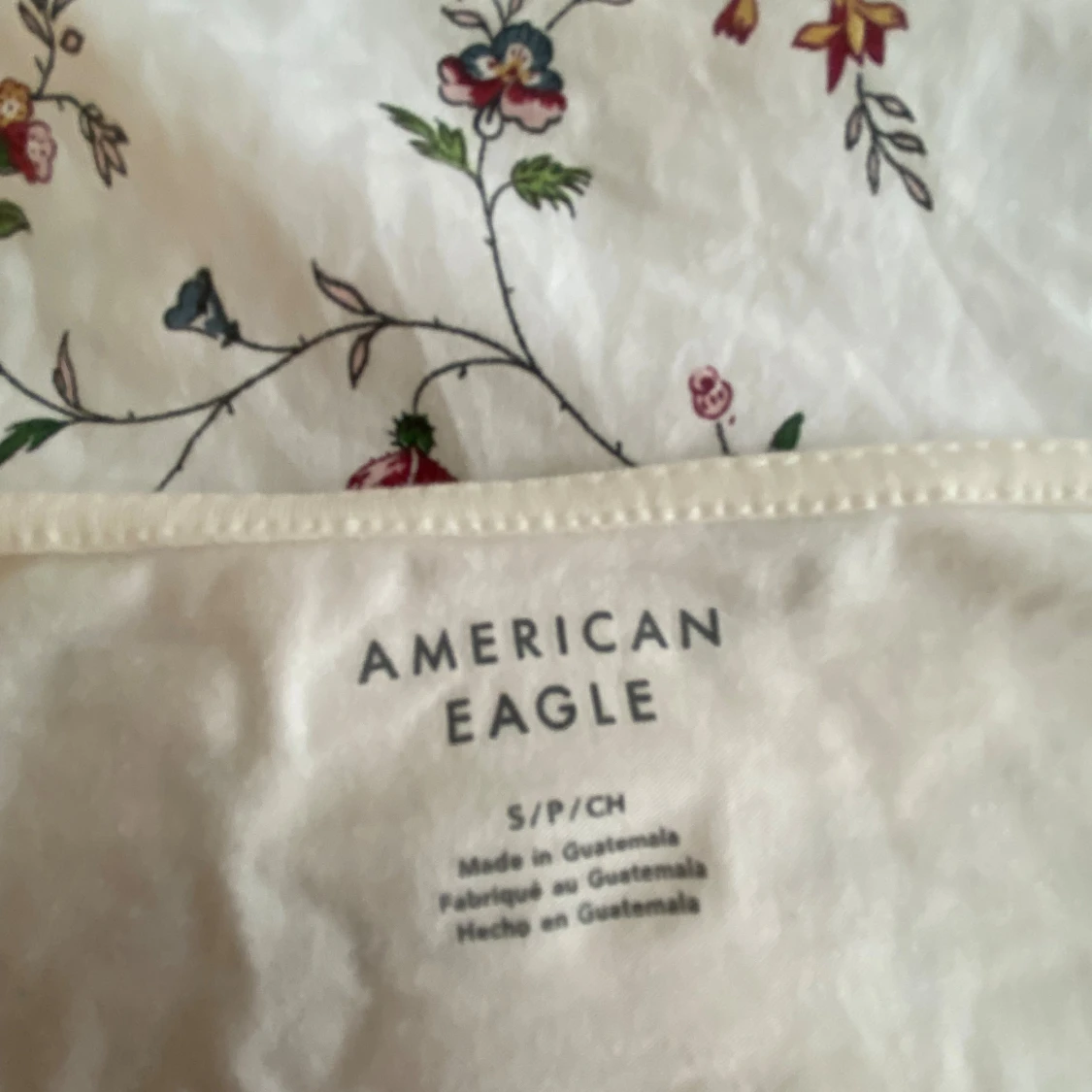 Vit linnetopp från American Eagle - 1