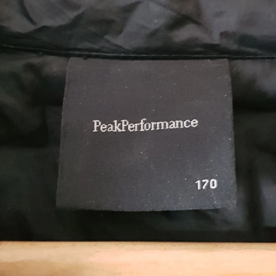 Svart dunjacka Peak Performance - 2