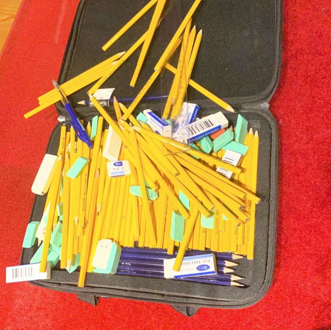 100+ pennor och 50+ sudd - 1