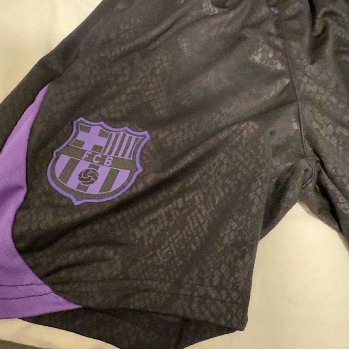 Svart och lila FC Barcelona fotbollströja - 1