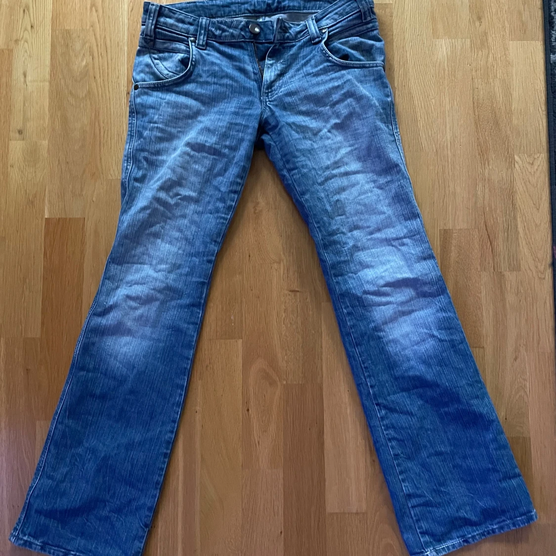 Lågmidjade blå bootcut jeans 
