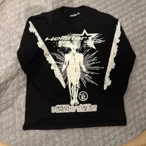 Hellstar långärmad - Svart hellstar victory within långärmad. Helt ny