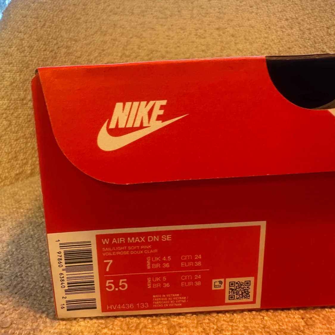 Nike Air Force 1 svart/röd/vit storlek 38 - 2