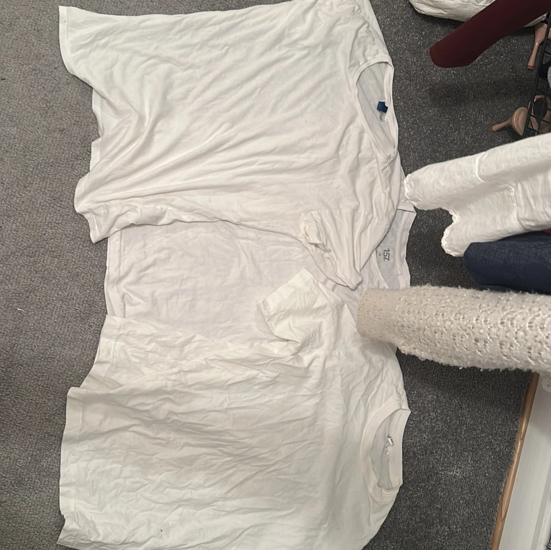 3-pack vita t-shirts från Divided & 157