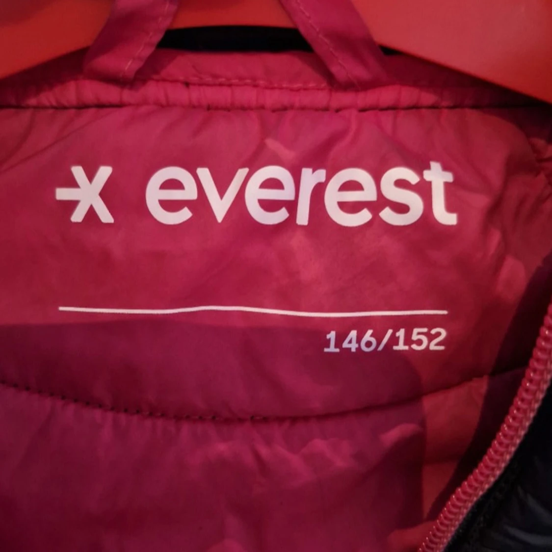 Svart pufferjacka från Everest 146/152 - 2