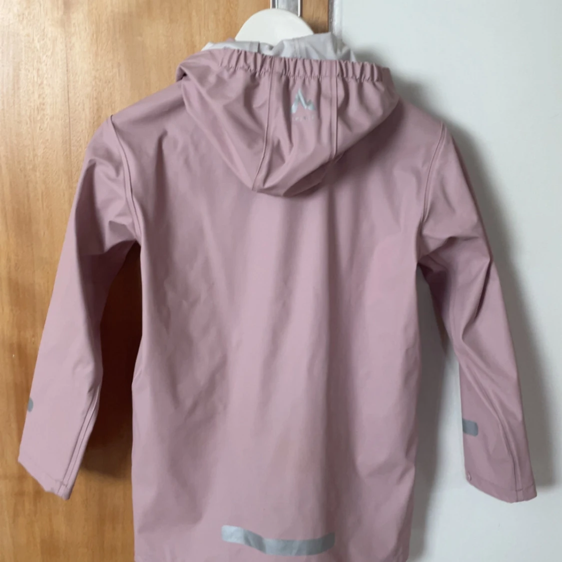 Ljusrosa regnjacka från McKinley - 2