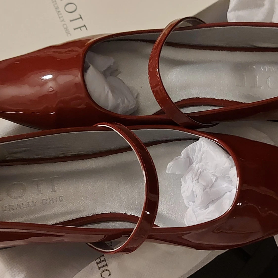 Vinröda lackade ballerinaskor, Mary Jane skor - 2