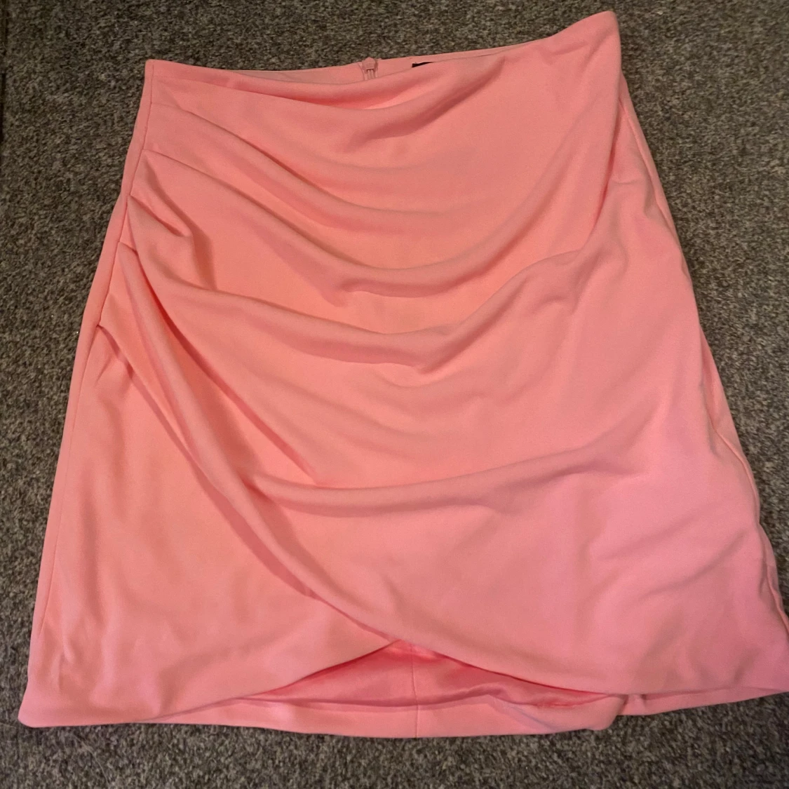 Rosa omlottkjol från Zara