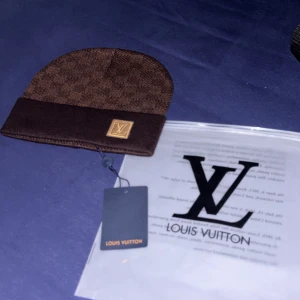 Lvmössa - Brun Lvmössa. Jätte fin och väldig bekväm. Helt ny. Passar perfekt för inkommande vintern. Både fin och bekväm. - SNABB. FRAKT 🚚.  -ONE SIZE