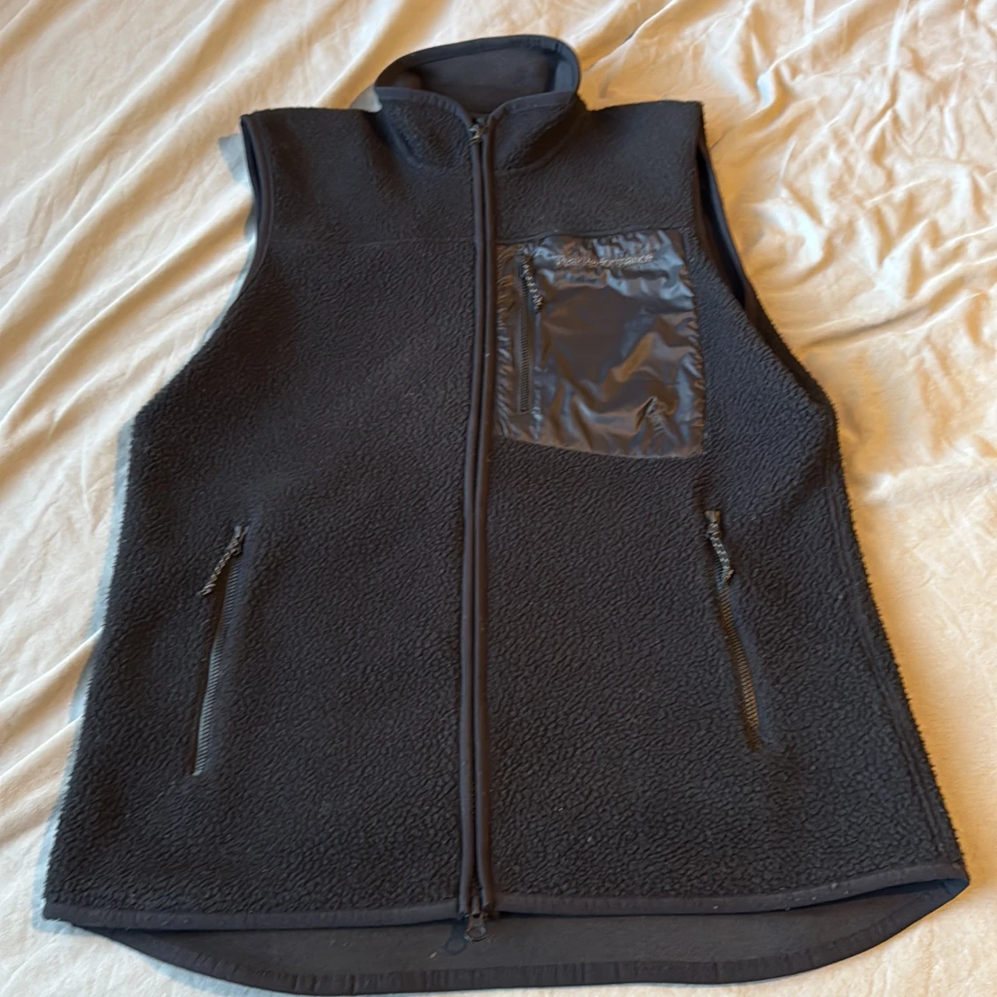Svart fleeceväst från Peak Performance - 4