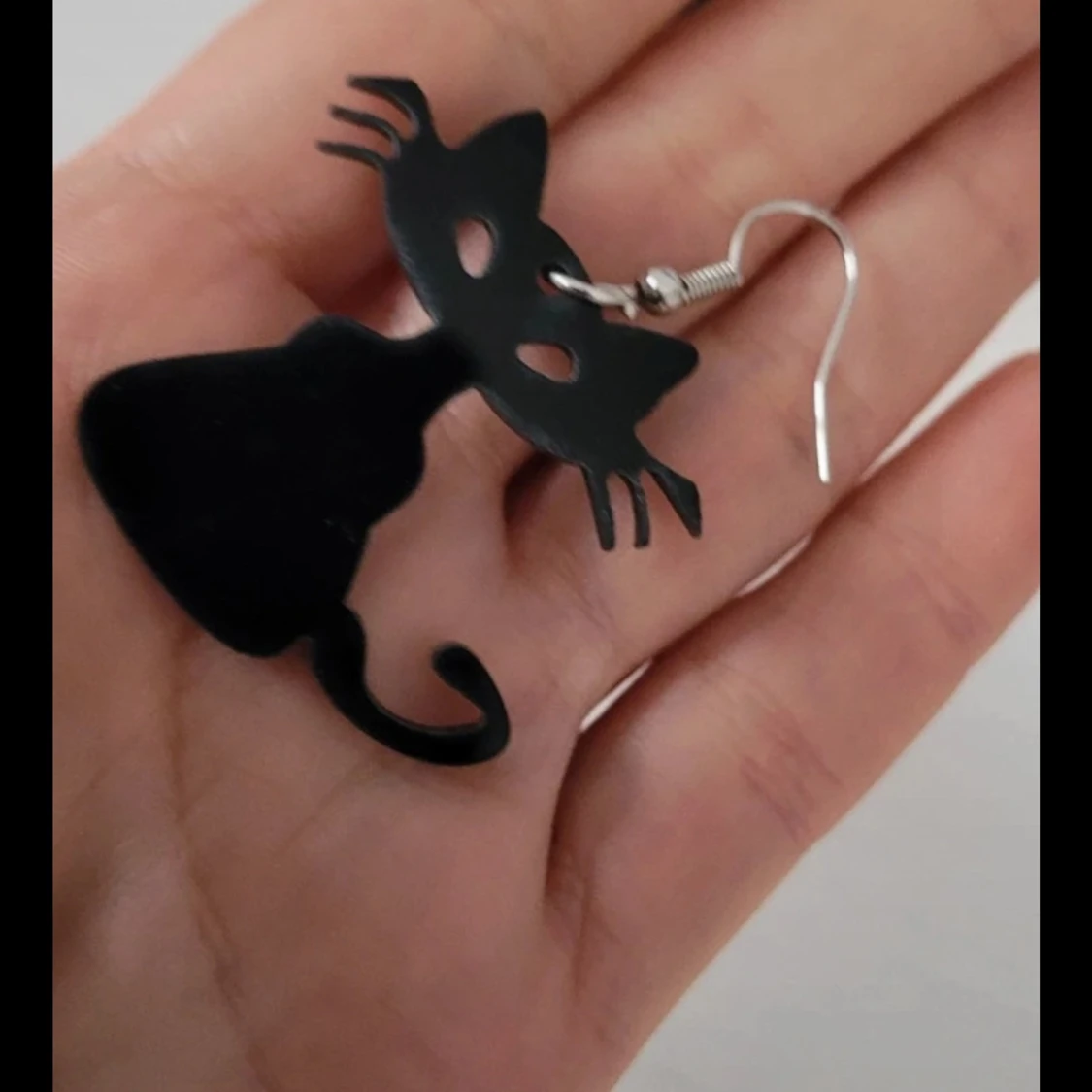  Helt nya Svarta kattörhängen  - 1