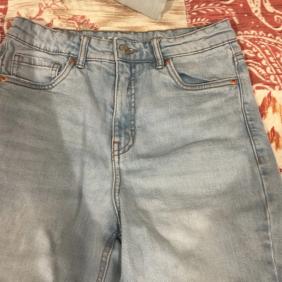 Ljusblå wide jeans från KappAhl  - 1