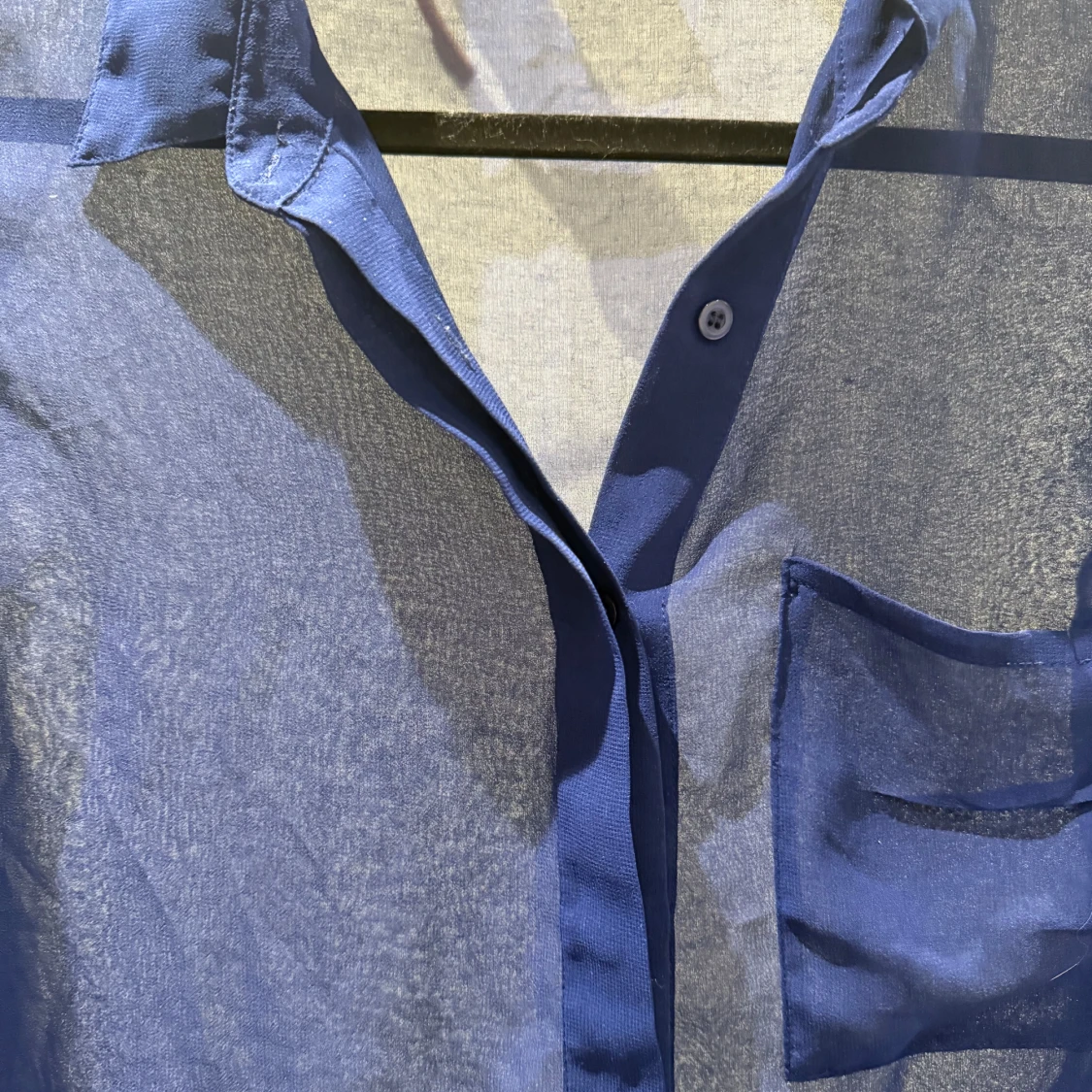 Blå transparent ärmlös blus - 2