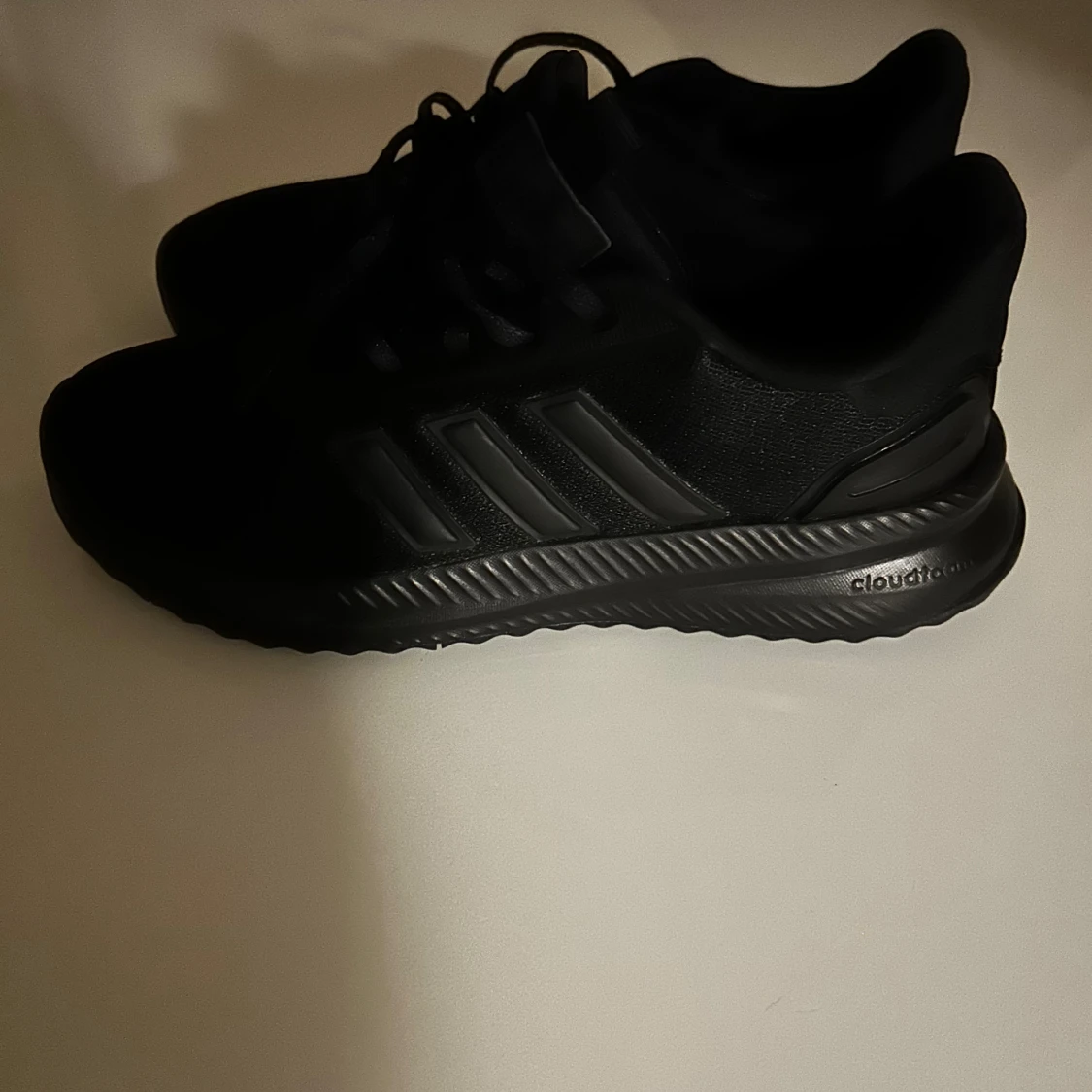 Svarta Adidas Cloudfoam sneakers - 1