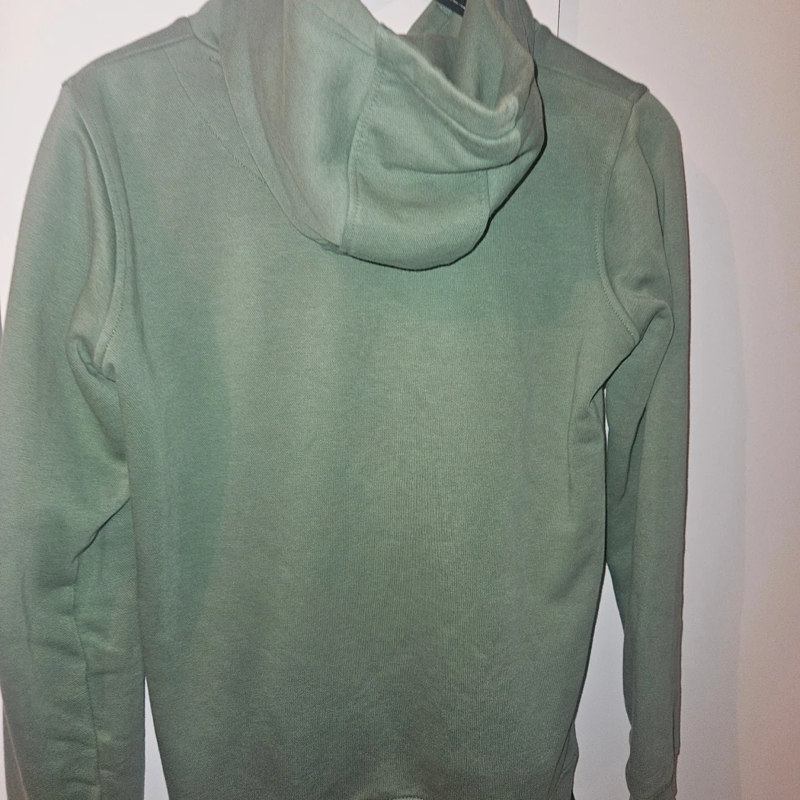 Grön hoodie från Lyle & Scott - 1