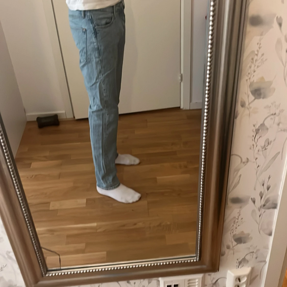 Ljusblå raka jeans - 1