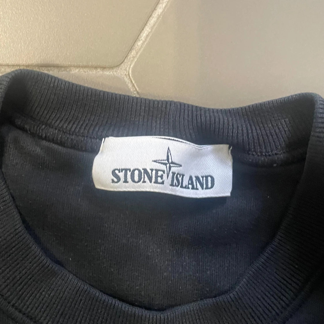 Svart sweatshirt från Stone Island - 2
