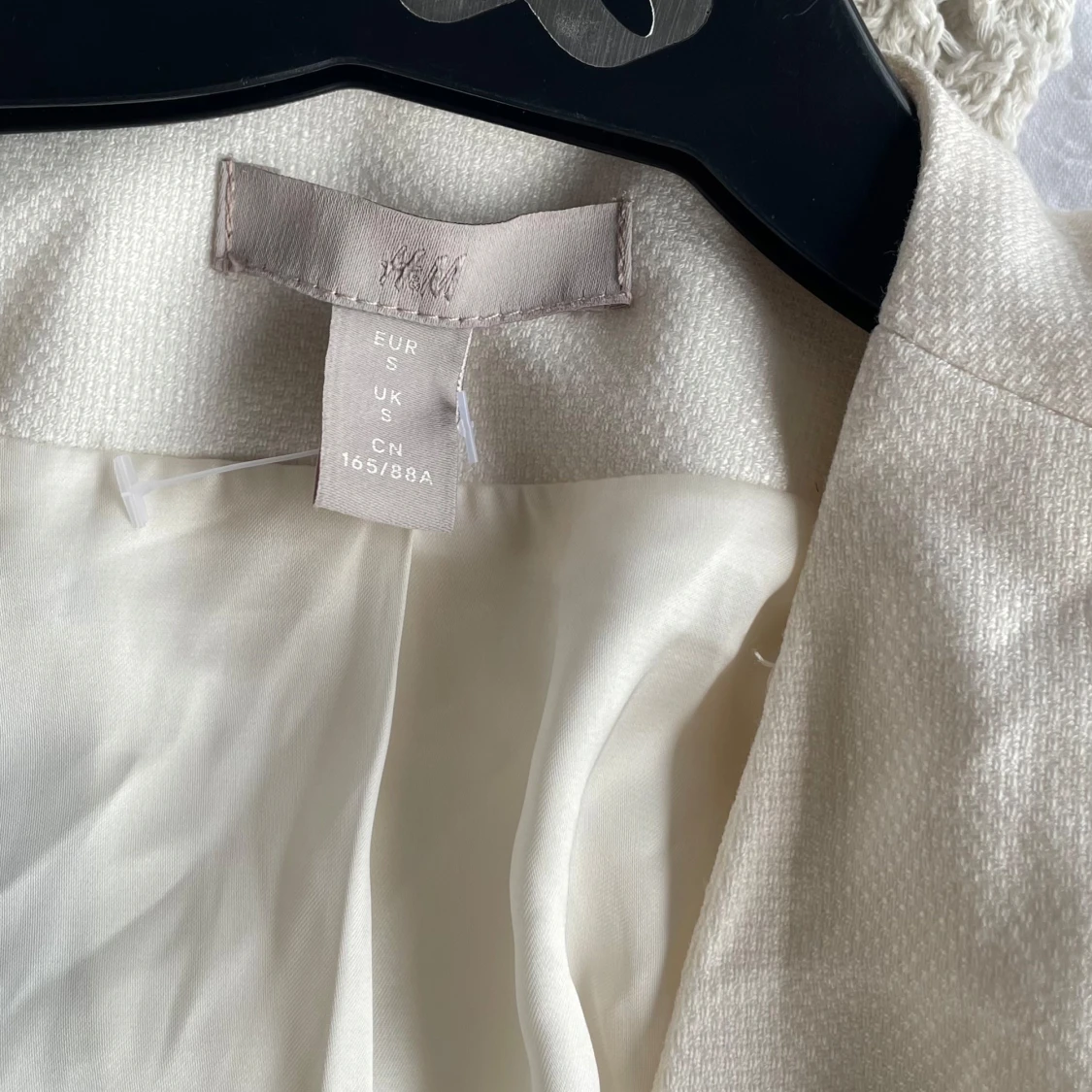 Vit klänning med bälte från H&M - 4