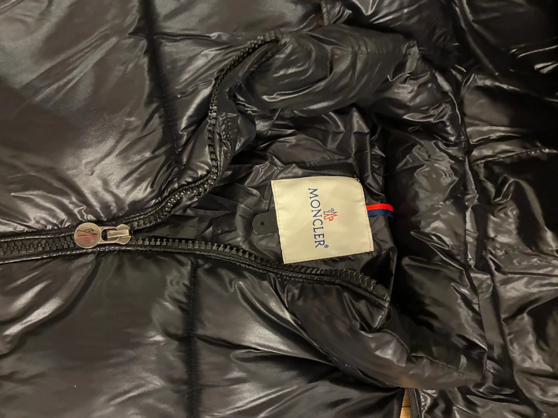 Svart dunjacka från Moncler - 3