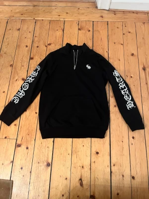 Chrome Hearts Quarter Zip - Svart Chrome Hearts Quarter Zip använd bara en gång