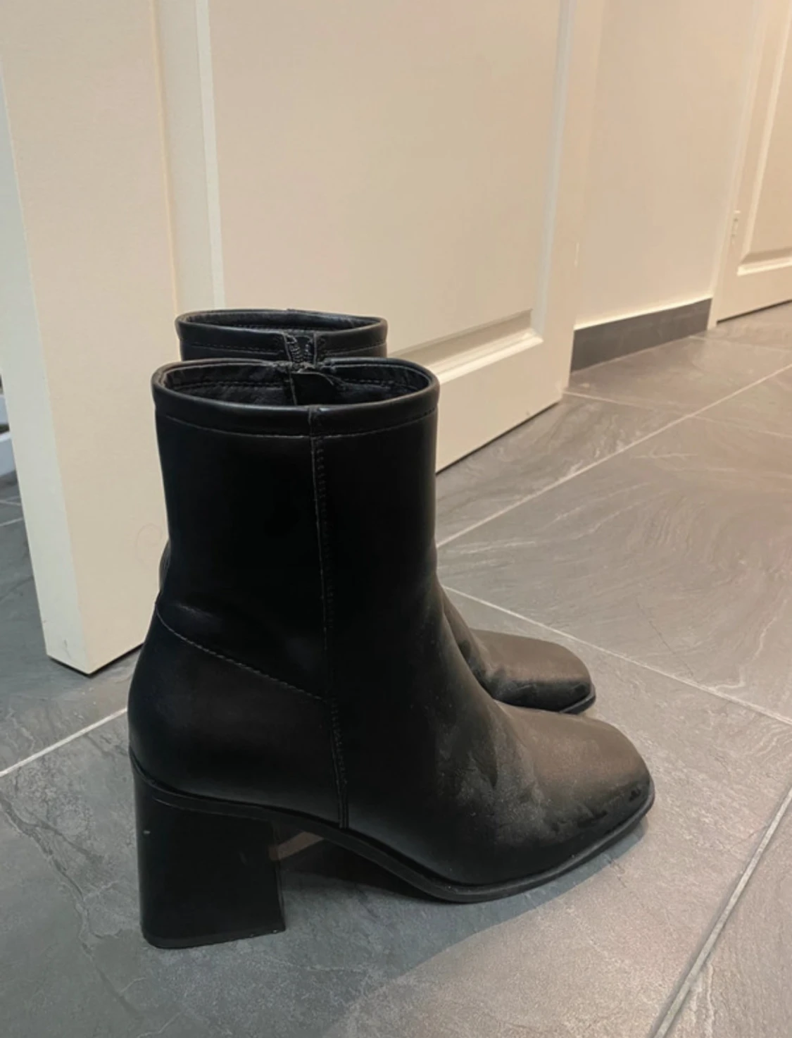 Låga boots med klack 38