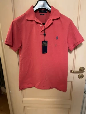 Ralph Lauren pike - Helt ny oanvänd Ralph Lauren pike med prislapp kvar. Storlek M. Säljer då den inte passade mig i storleken