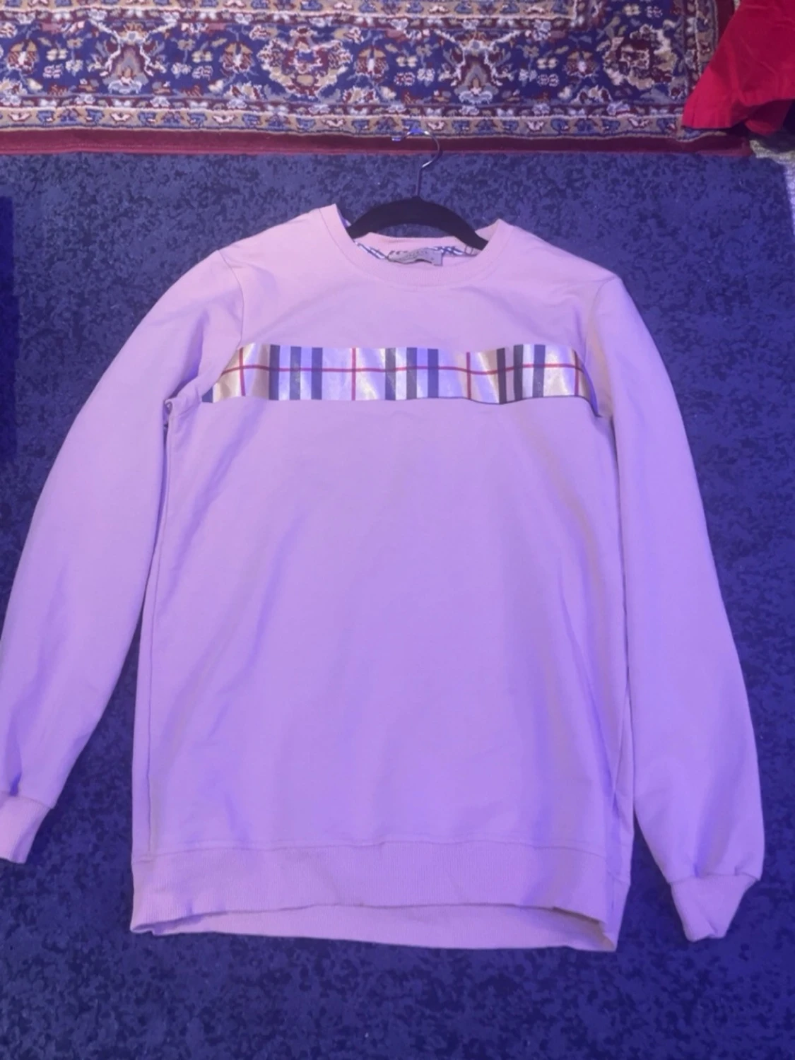 Beige sweatshirt med rutig detalj