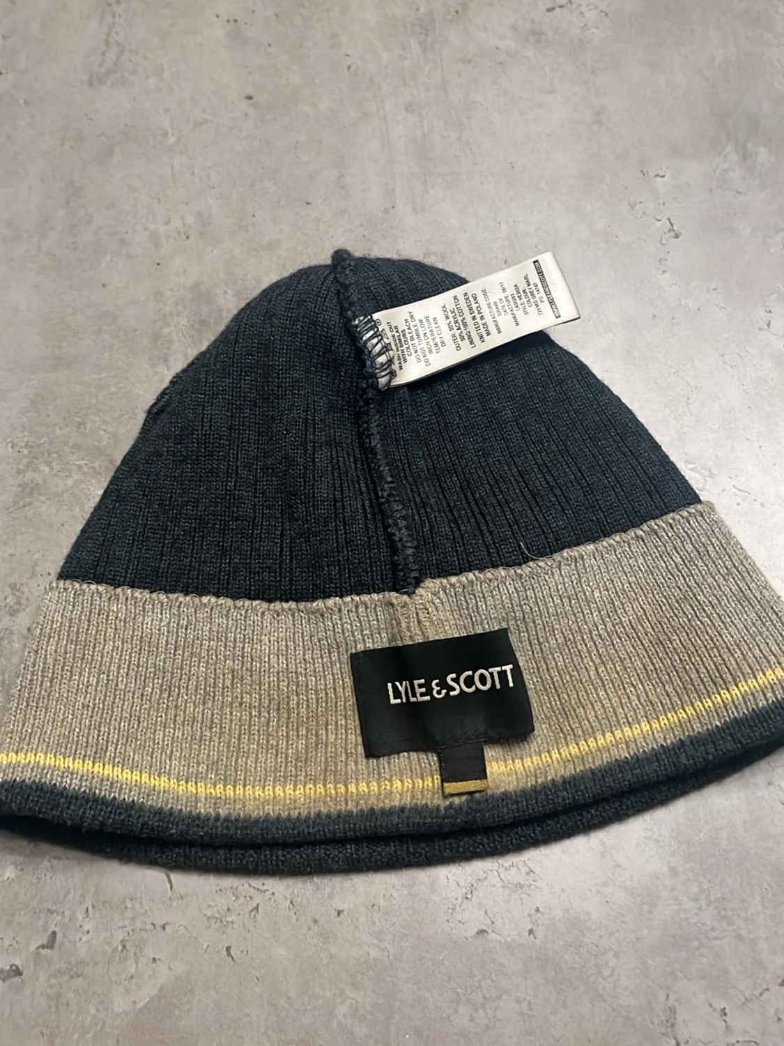 Lyle & Scott mössa - 1