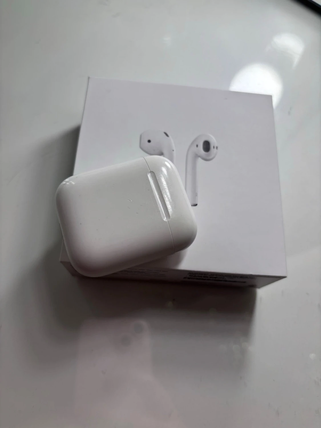 Apple AirPods (2nd generation)