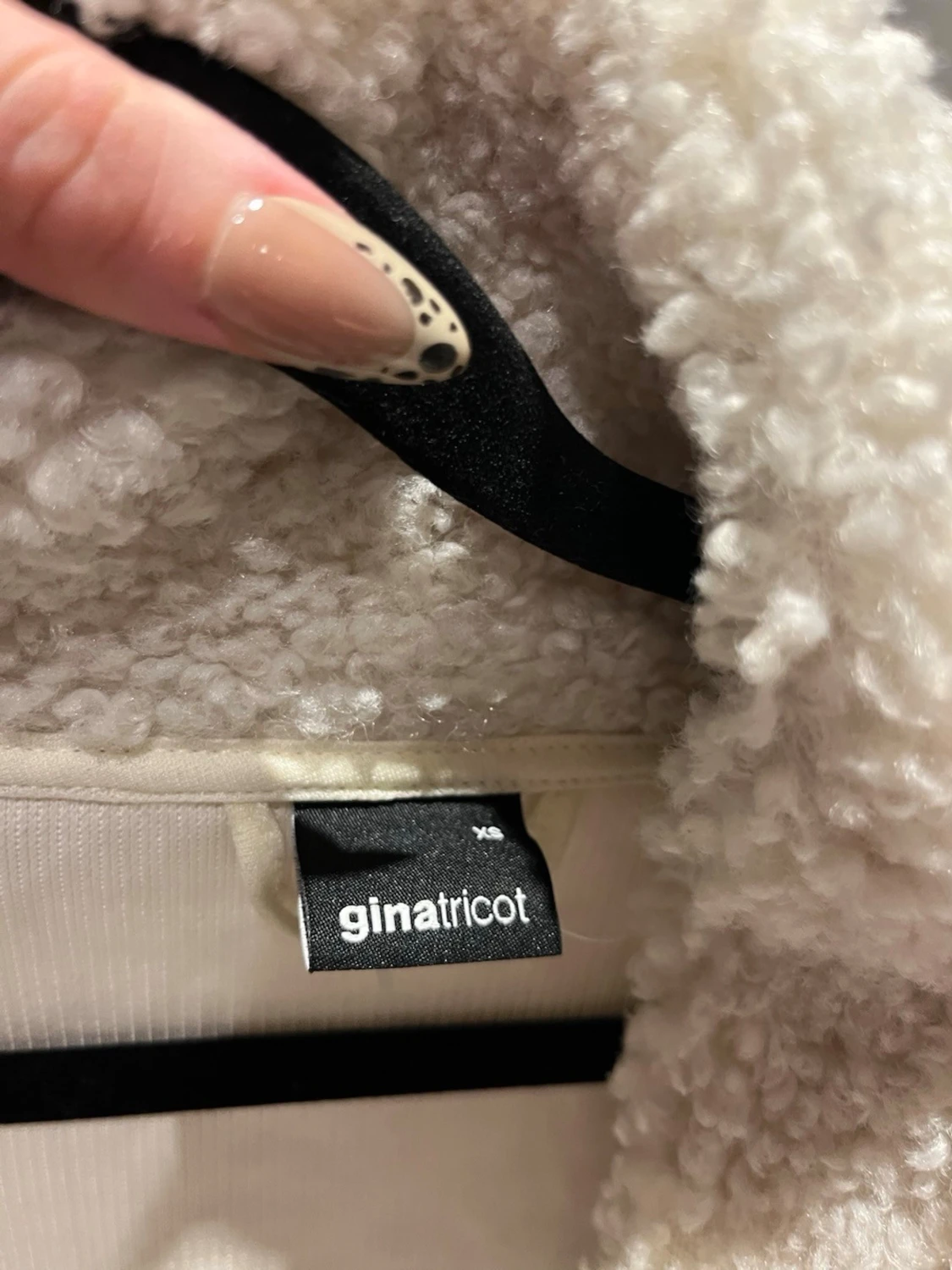 Vit teddyjacka från Gina Tricot XS - 1