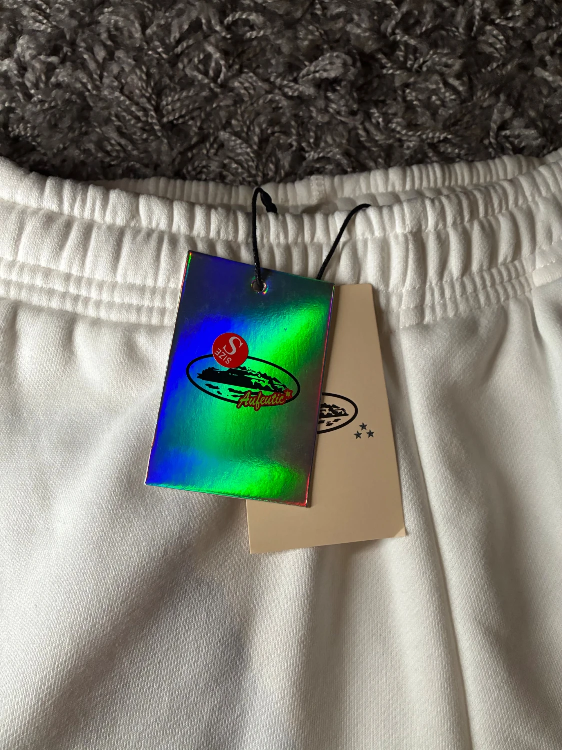 Vita shorts från Corteiz med tryck - 1