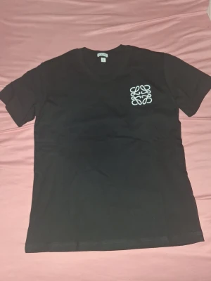 Loewe t shirt - Black loewe t shirt in unused condition