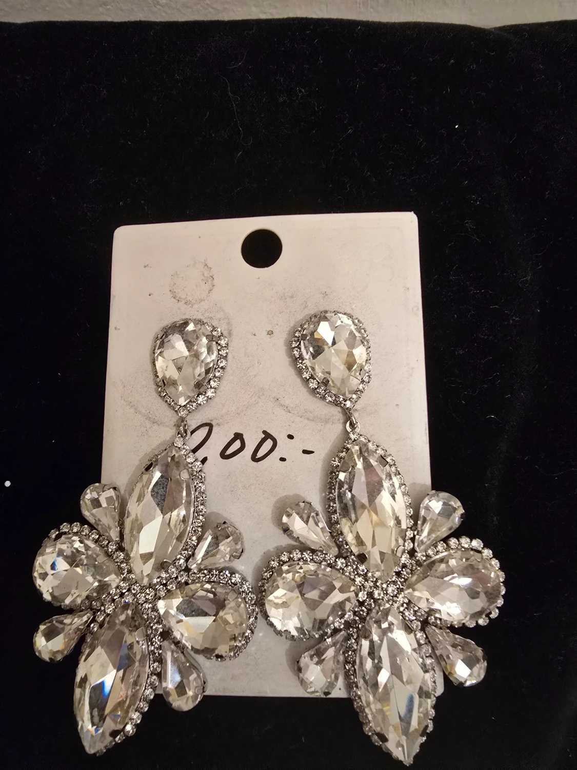 Glittrande örhängen