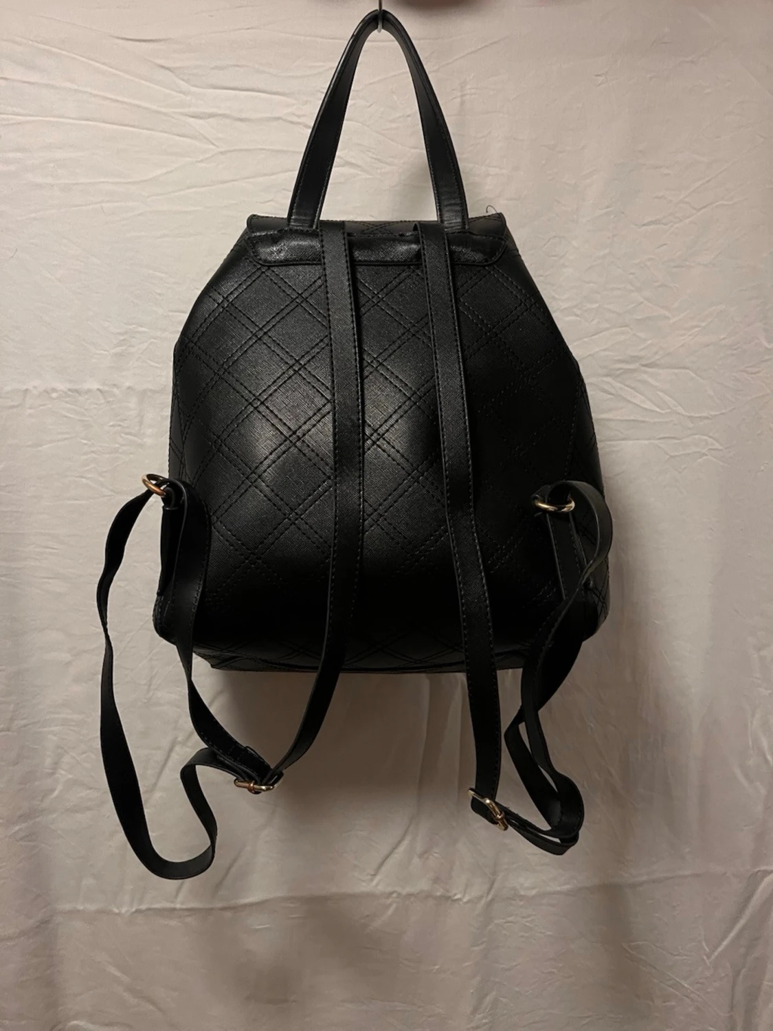 Svart quiltad ryggsäck från Guess - 1