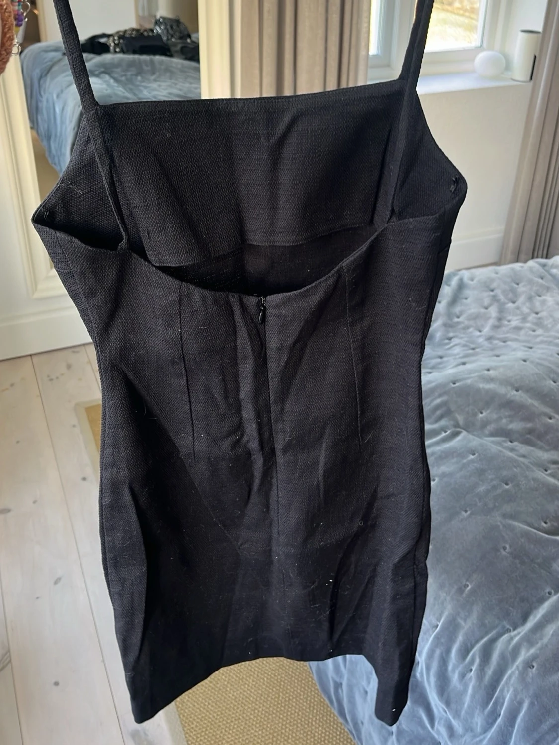 Svart kort klänning från Zara - 1