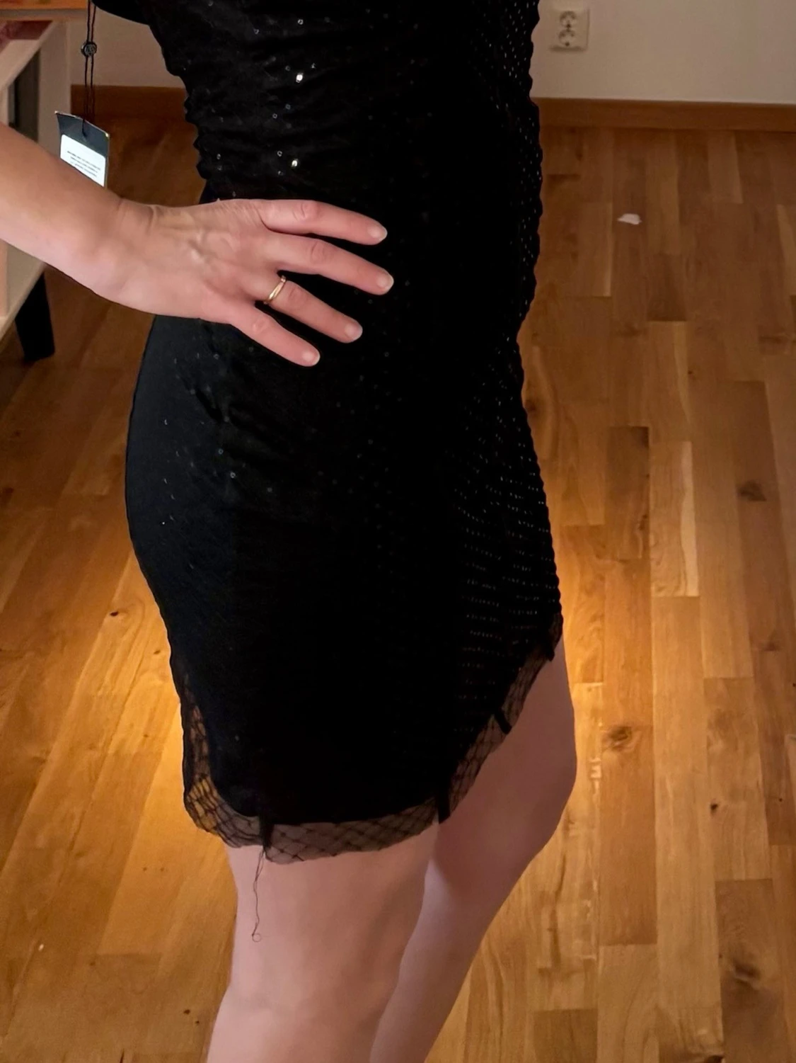 Svart glittrig kort klänning från NAKD - 4