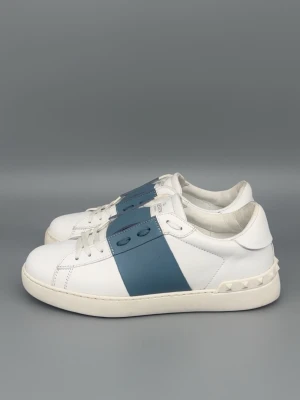 Valentino Open Skor | 40 - Valentino Open Skor i grymt skick! Storlek 39.5 men passar större. Nypris: 7000kr. Självklart äkta! Hör av er vid funderingar 🙌