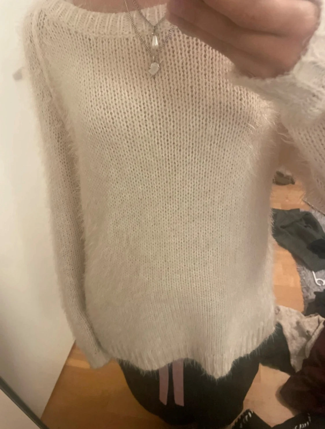 Fluffig stickad tröja - 2