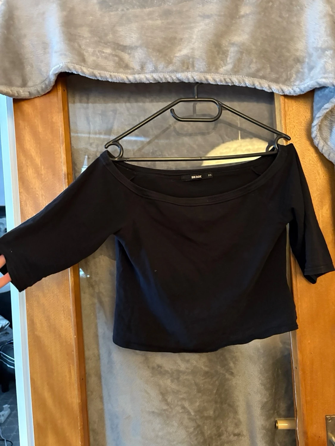 Svart offshoulder topp från Bik Bok - 1