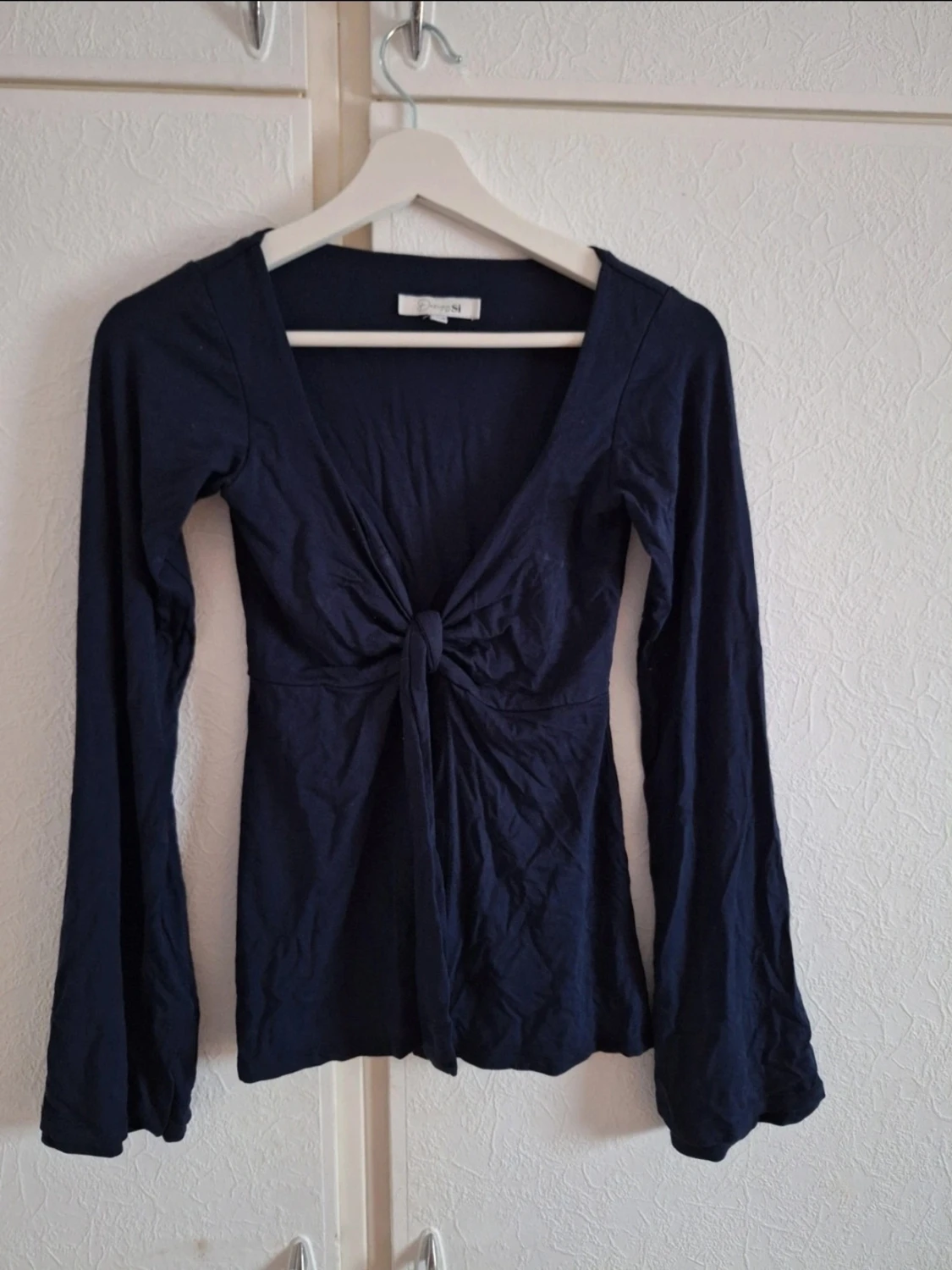 Marinblå långärmad knytblus