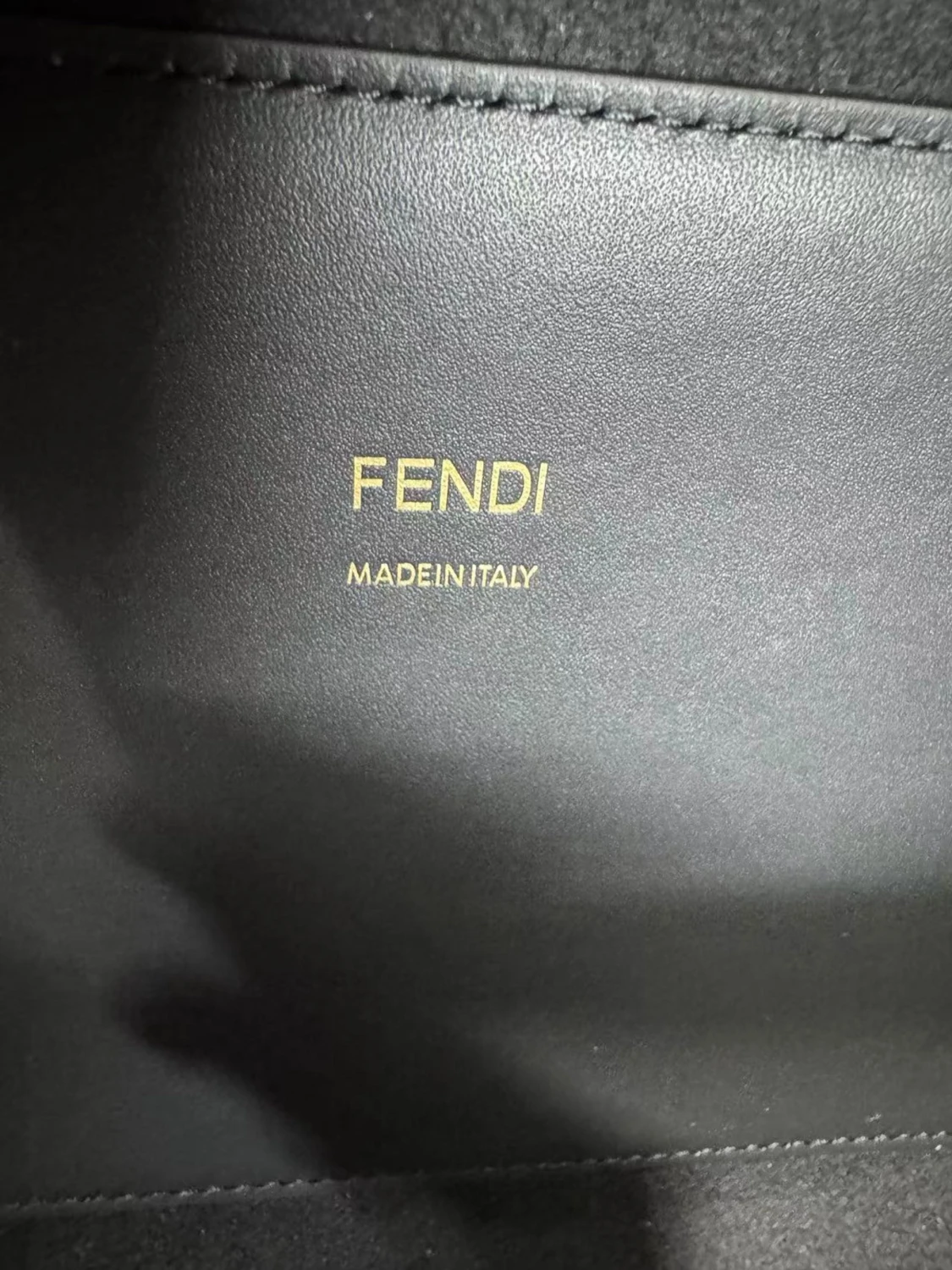 Svart handväska med logga - 5