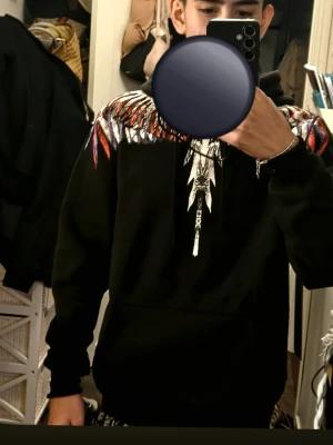 marcelo burlon hoodie - Perfekt för dig som är 180 till 190 